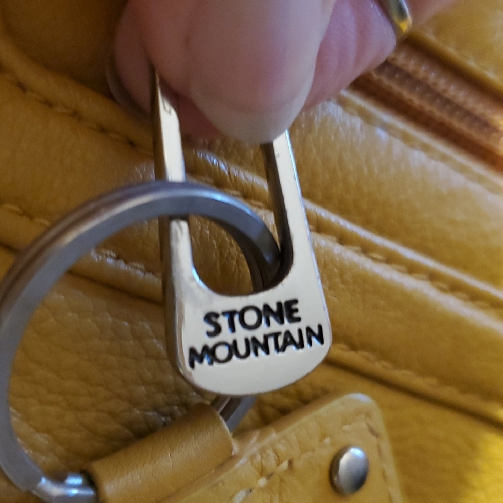 Stone Mountain Accessories Mustard Shoulder Bag - Picture 4 of 7